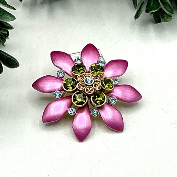 Flower Brooch Pink with Green Rhinestone With Textured Gold-Tone Back - Picture 1 of 5